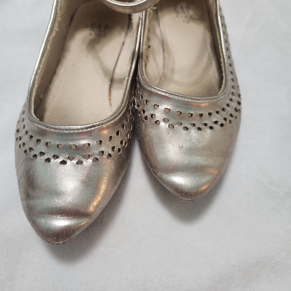 Gap Kids Size 12 Gold Flat Dress Shoes - Picture 7 of 7